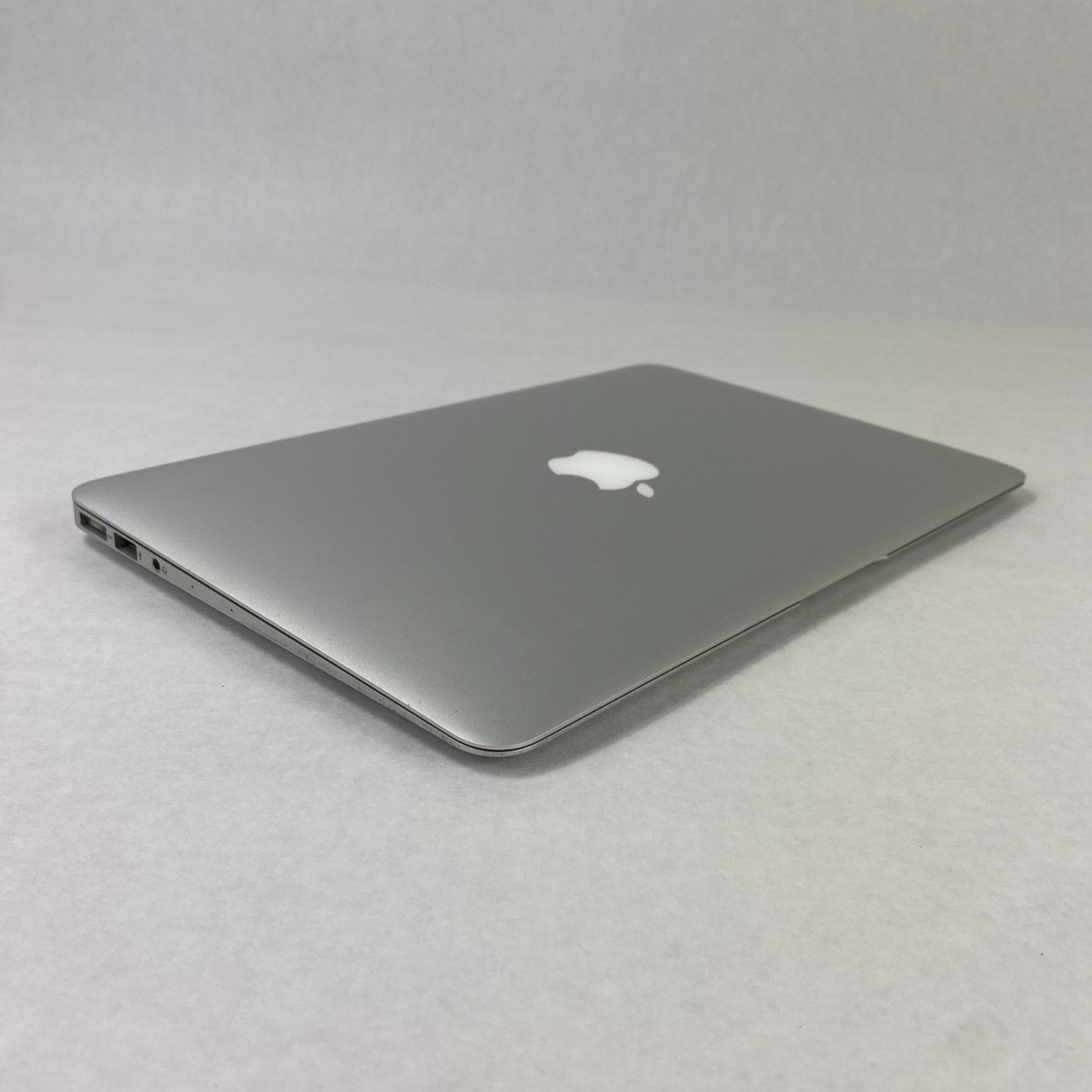Apple A1465 MacBook Air 2013 11" 1.3Ghz i5 4GB RAM 120GB SSD os11.7.1 321 Cycles