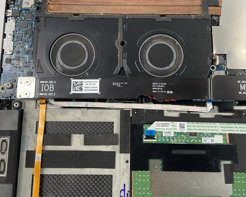 Dell XPS 15 9575 15.6" i5-8305G 2.80 GHz 8 GB RAM No SSD/OS/AC