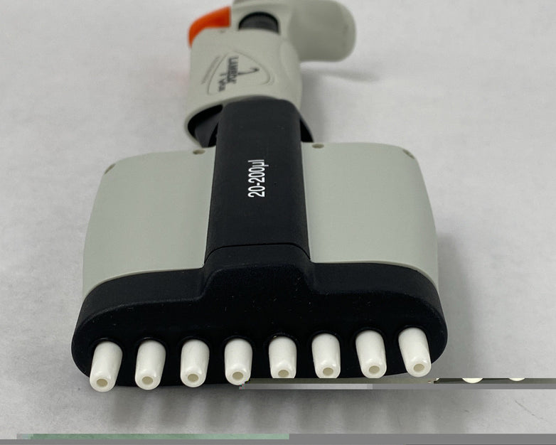 Corning Lambda Plus 20-200 µL Autoclavable 8 Channel Pipettor