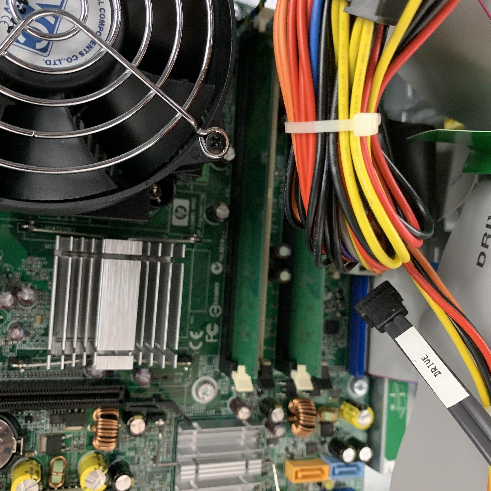 HP Compaq DC7600 MT Desktop Intel Pentium 4 3.20 GHz 512 MB Ram No OS No HDD