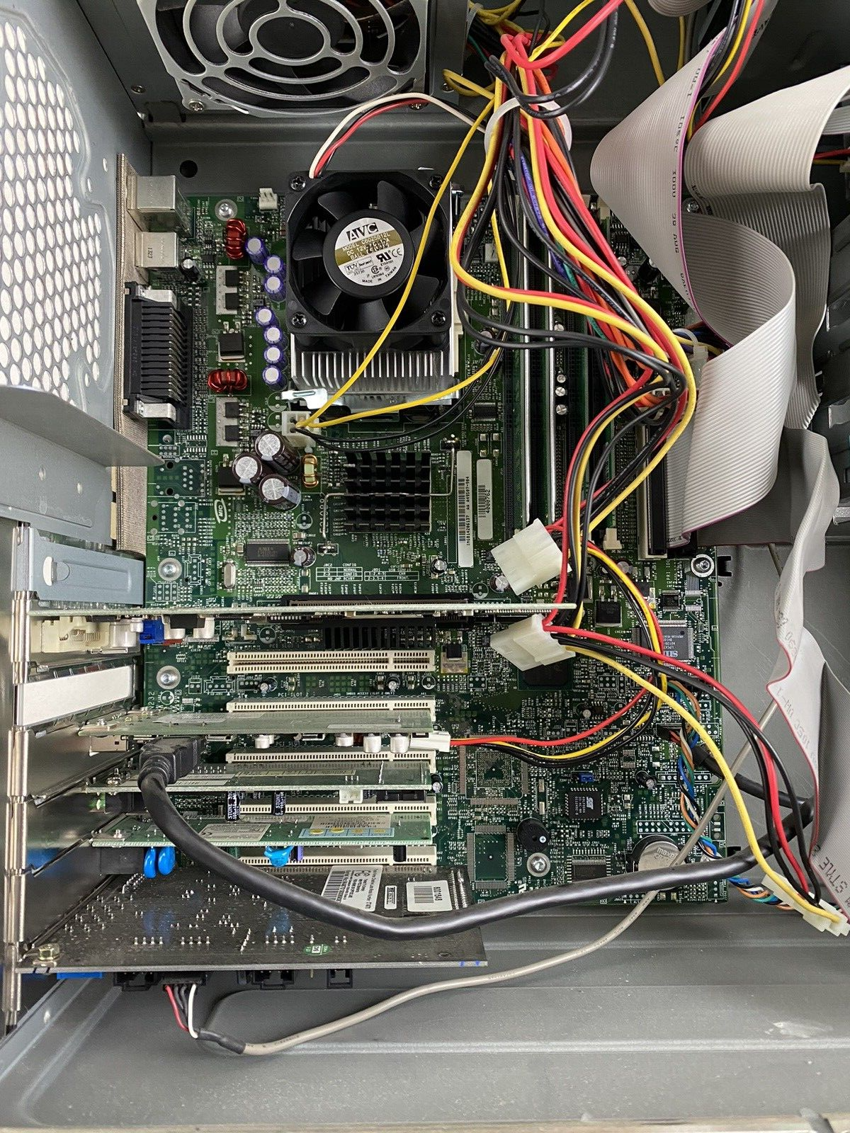 Gateway E-4600 MT Intel Pentium 4 1.80GHz 256MB RAM No HDD No OS