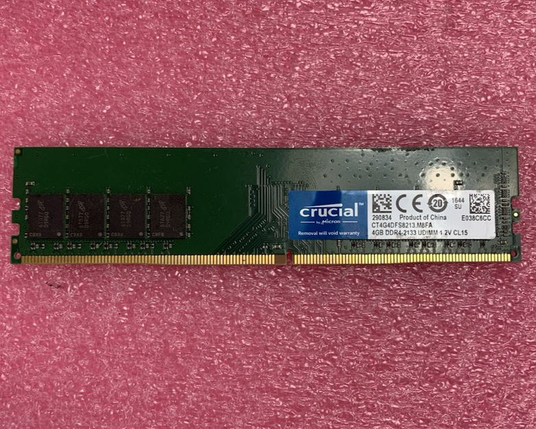 Crucial CT4G4DFS8213.M8FA 4GB DDR4 SDRAM Memory Stick