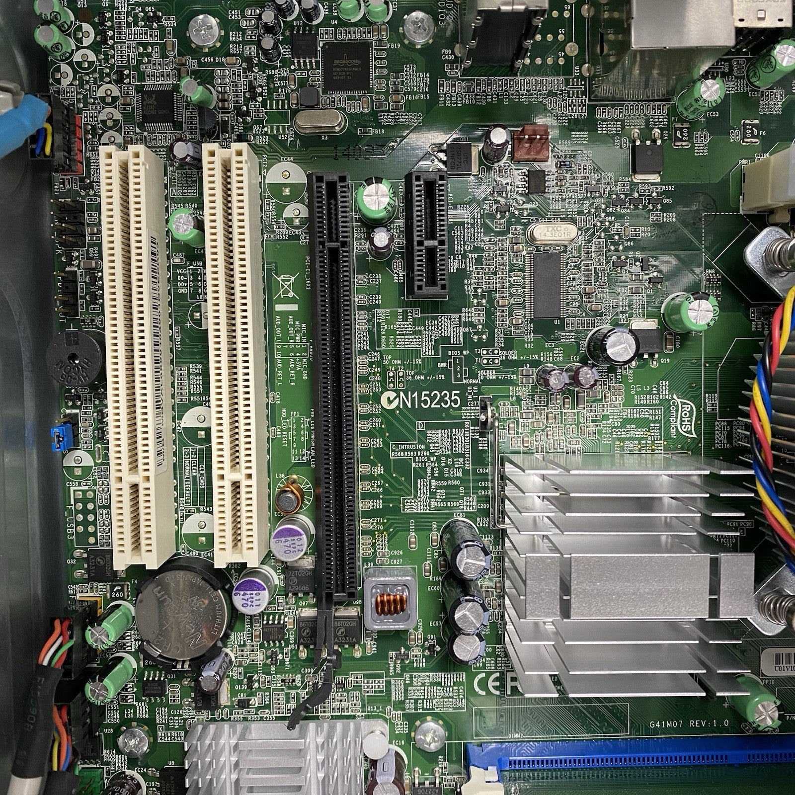 Acer Veriton M275 MT Pentium Dual-Core E6700 3.2GHz 3GB RAM No HDD No OS