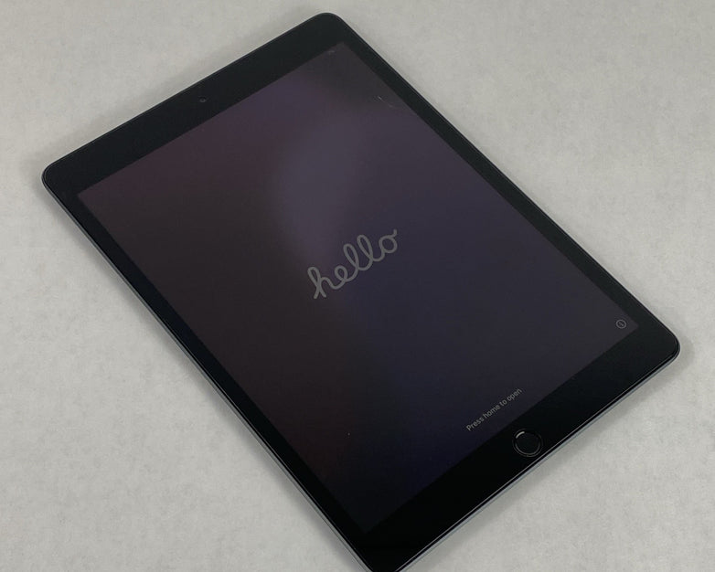 Apple iPad 7th Gen A2197 32GB Retina 10.2" Wi-Fi Space Gray IOS 18.7.9
