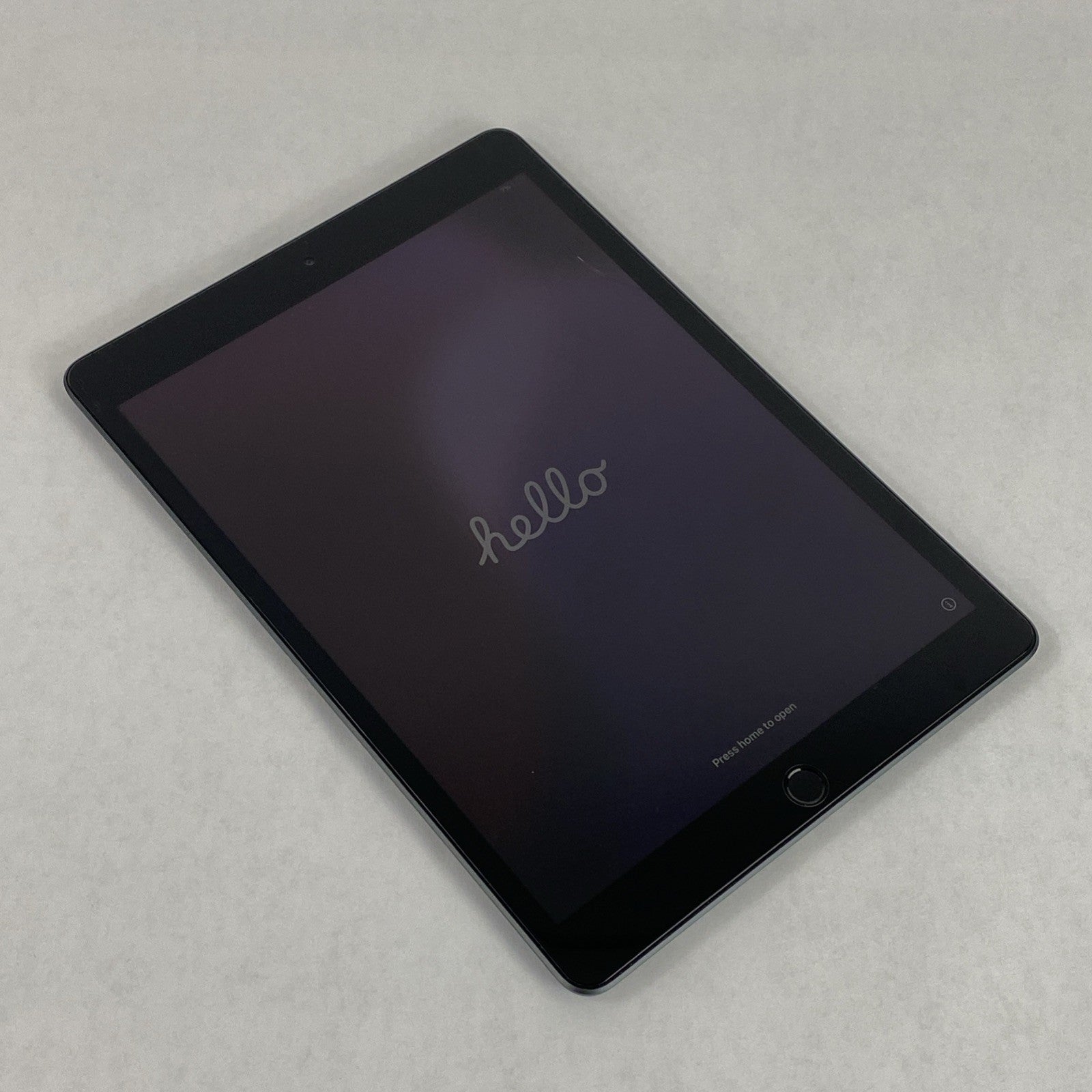 Apple iPad 7th Gen A2197 32GB Retina 10.2" Wi-Fi Space Gray IOS 18.7.90