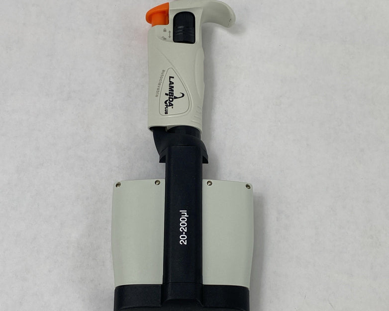 Corning Lambda Plus 20-200 µL Autoclavable 8 Channel Pipettor