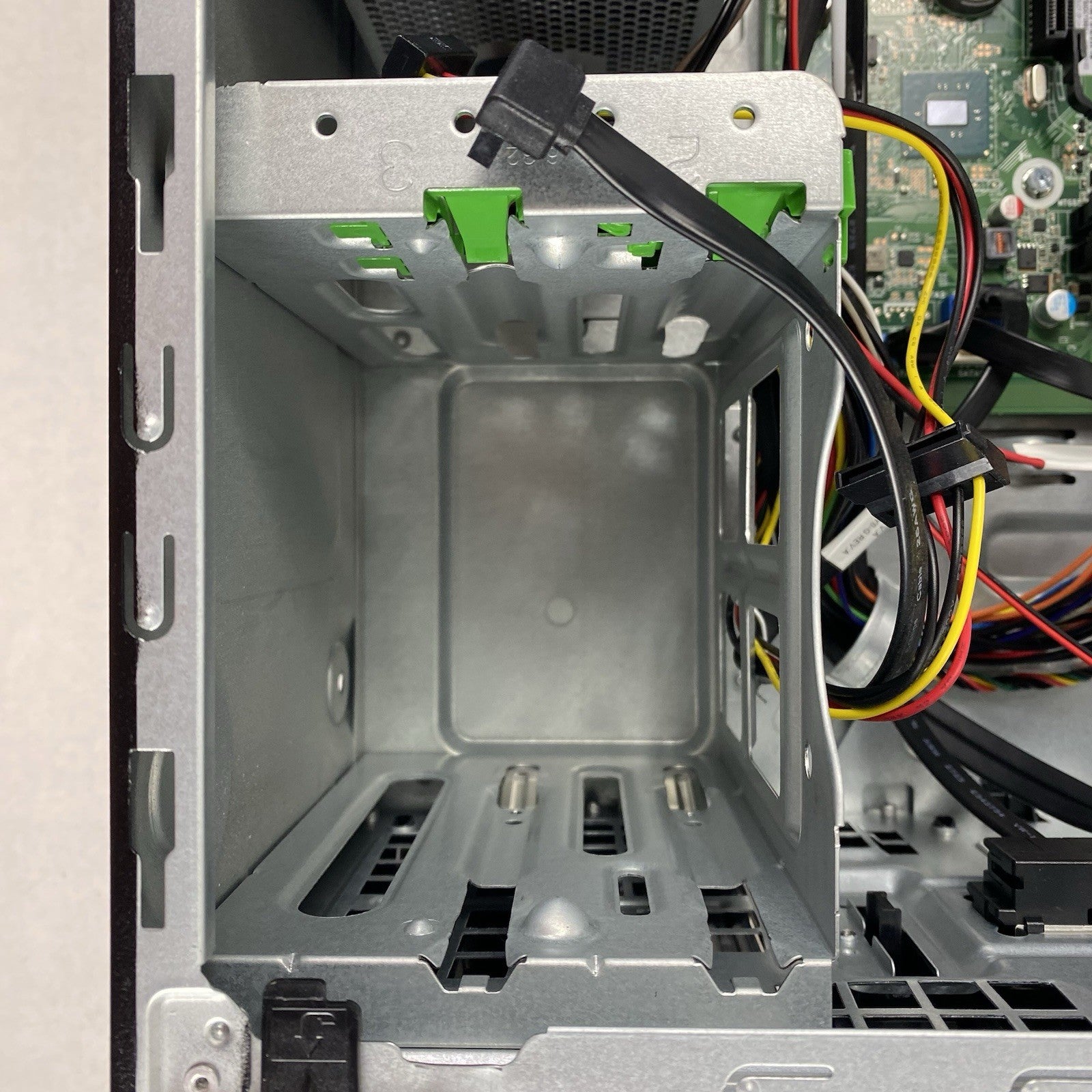 HP 280 G2 MT Pentium G4400 3.3GHz 4GB RAM No HDD No OS