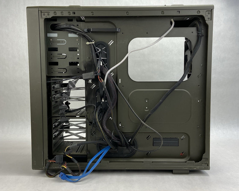 Corsair Vengeance C70 Mid Tower Gaming Case Antec HCG-520M 520W PSU