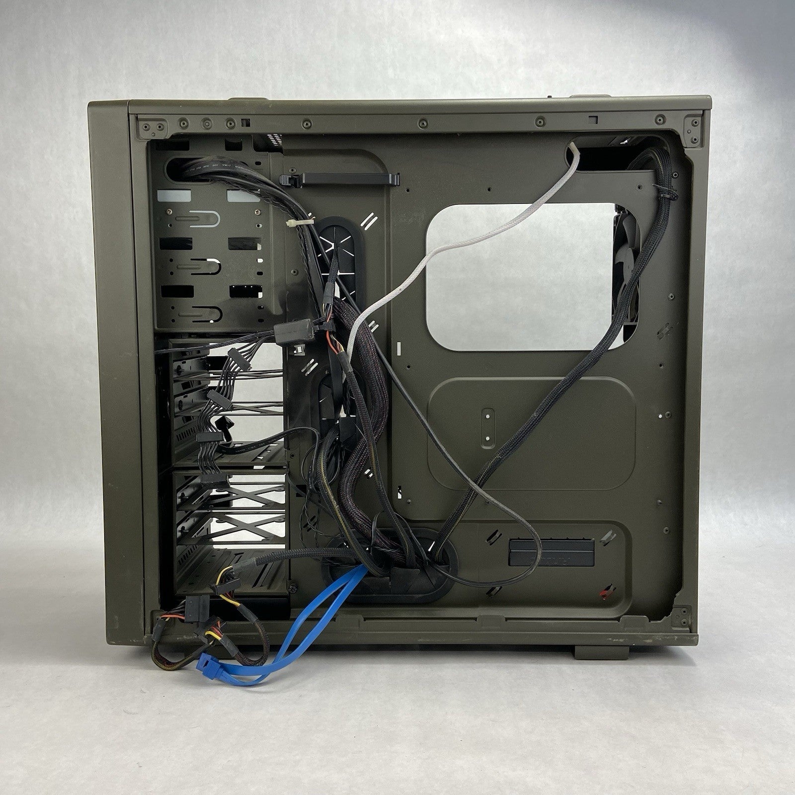 Corsair Vengeance C70 Mid Tower Gaming Case Antec HCG-520M 520W PSU13