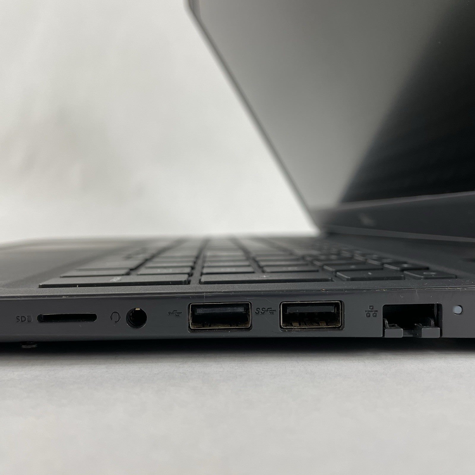 Dell Latitude 3510 15.6" i5-10210U 1.60 GHz 8 GB RAM No SSD/OS/AC - Bad Edge6