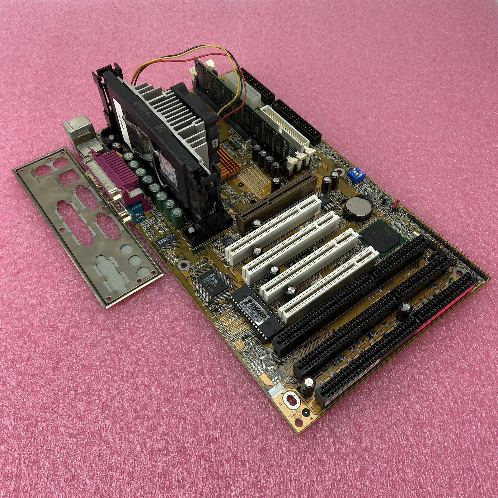 Gigabyte GA-6BXC Motherboard Intel Pentium III 500MHz 128MB RAM w/Shield0