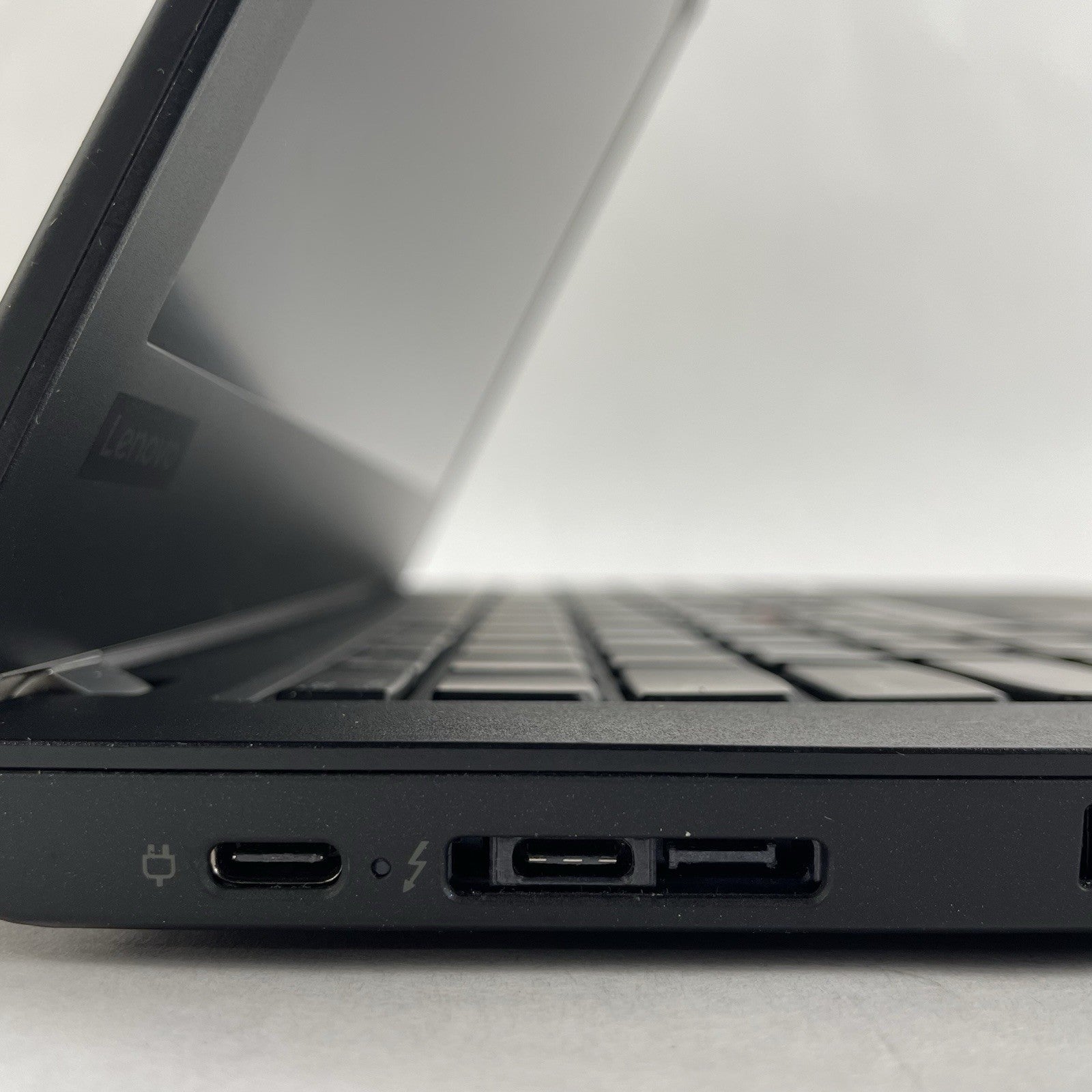 Lenovo ThinkPad T480 14" i5-8350U 1.70 GHz 8 GB RAM No SSD/OS/AC - Bad Bottom5
