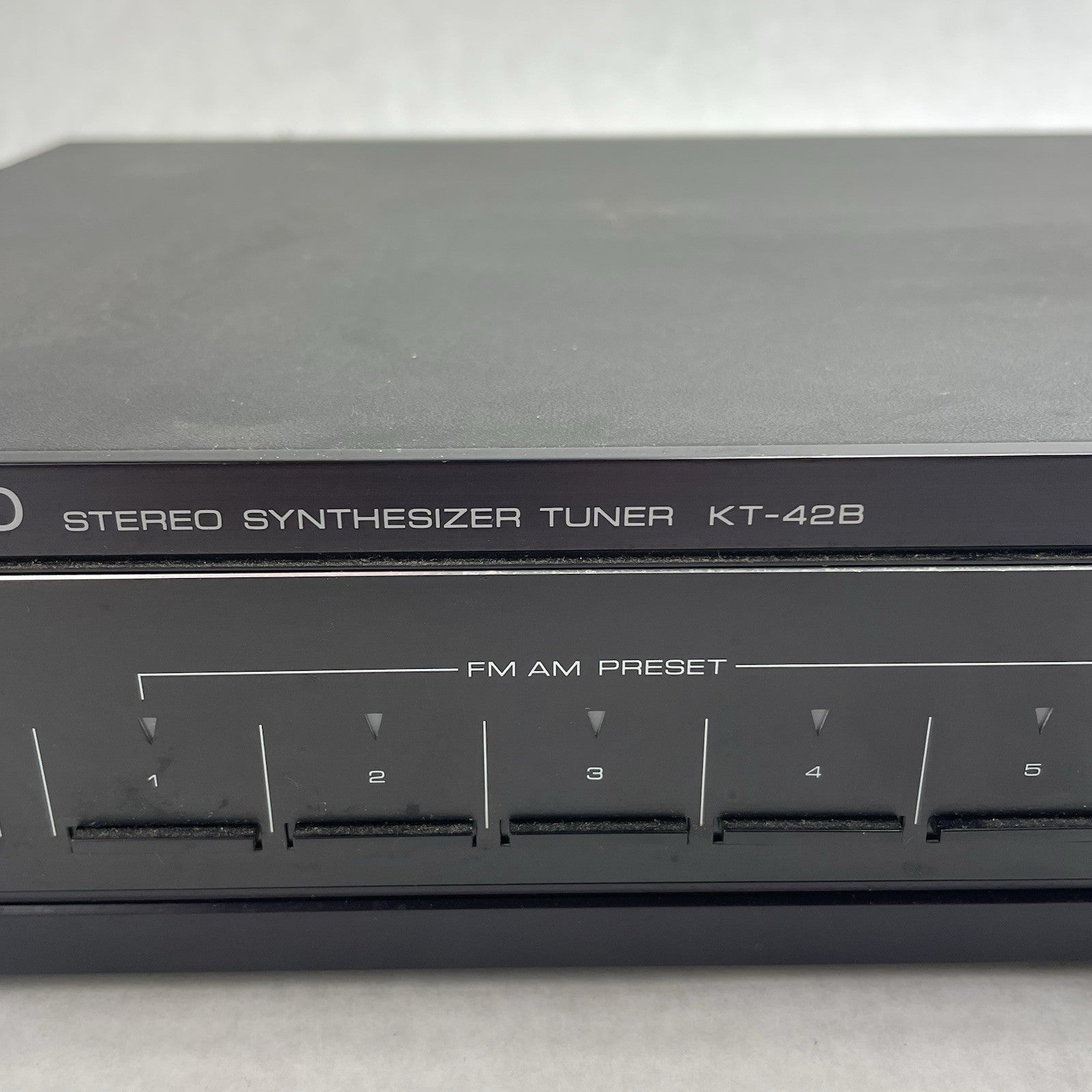 Kenwood KT-42B Stereo Synthesizer AM/FM Digital Preset Tuner RCA Black4