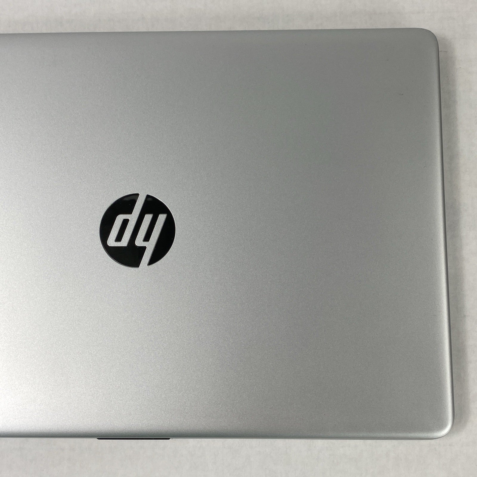 HP Laptop 15-dy1043dx 15.6" Touch i5-1035G1 1.00GHz 8GB RAM No Battery No HDD/OS