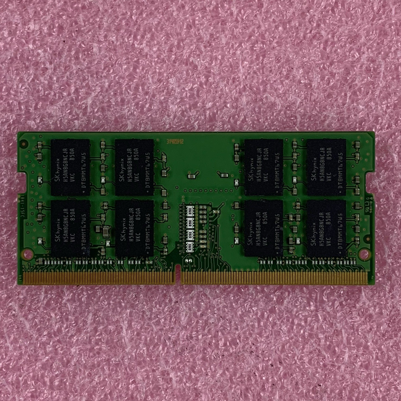 SK Hynix HMA82GS6CJR8N-VK 16 GB DDR4 SO-DIMM PC4-2666 260-Pin Laptop Memory Ram5