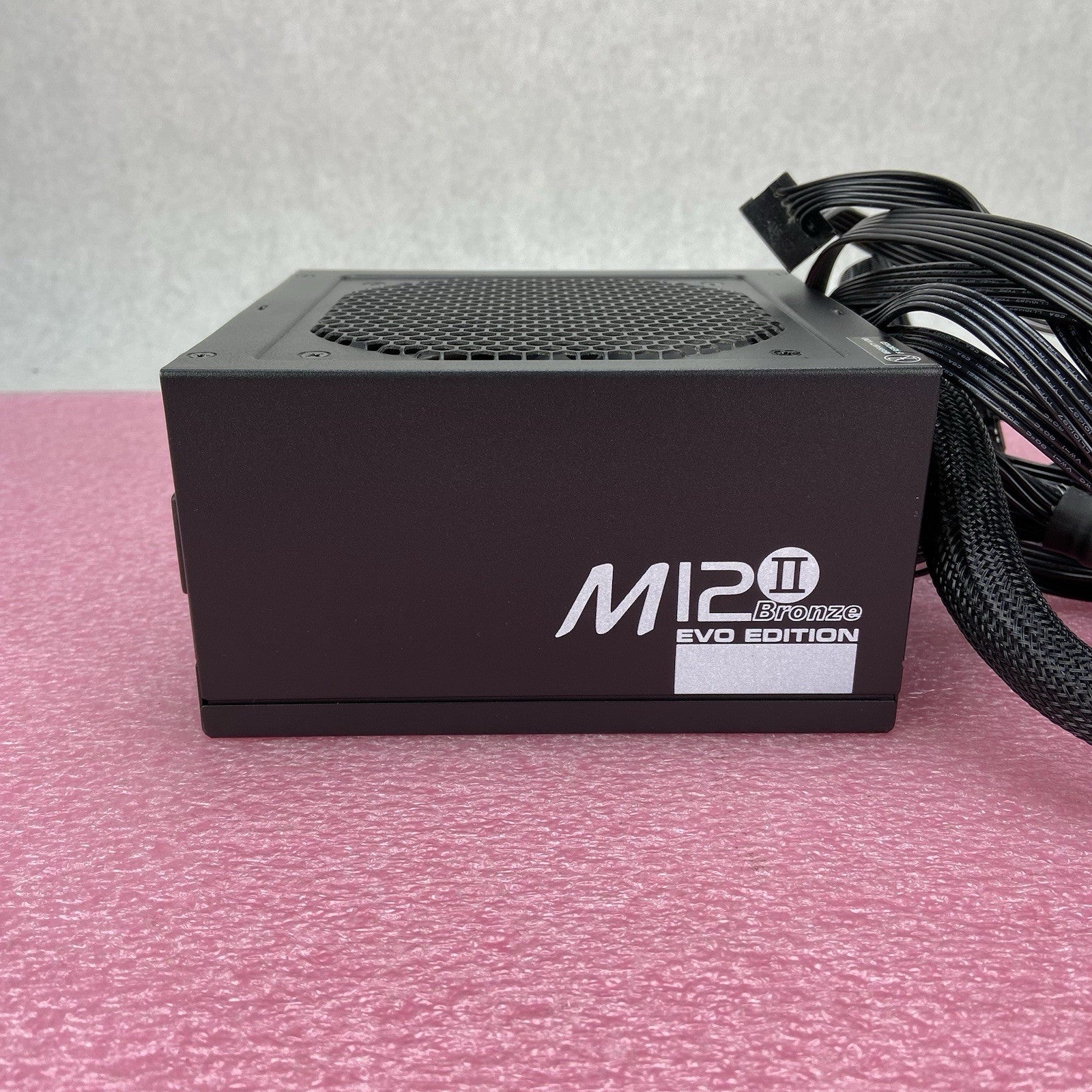 Seasonic SS-520GM Active PFC F3 80 Plus Bronze 520W Power Supply1