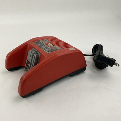 Milwaukee 18 28V Li ion NiCd Universial Charger