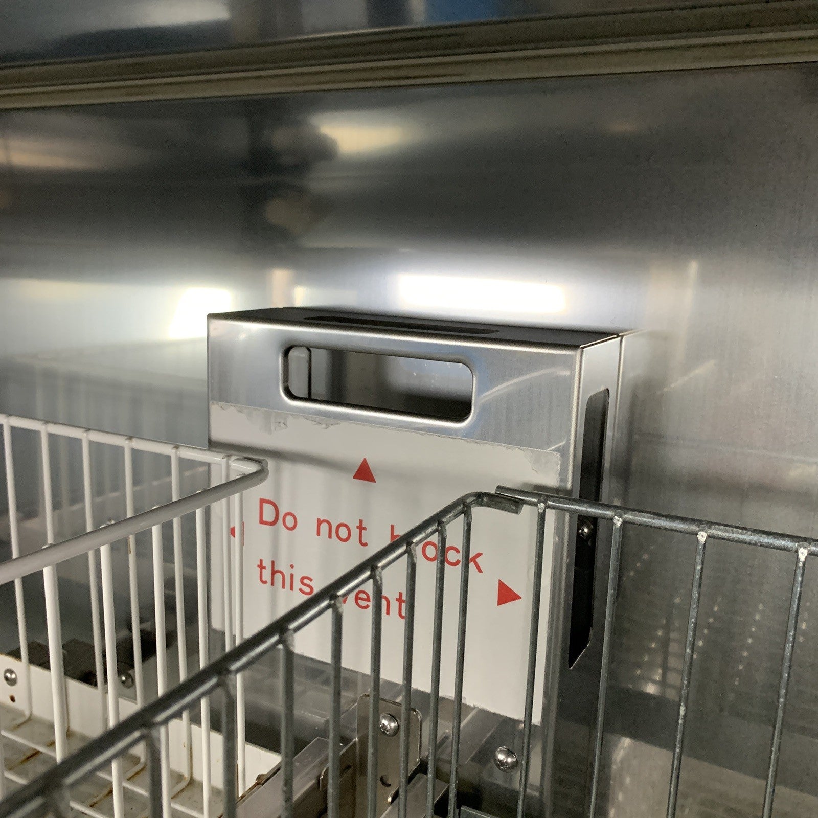 Sanyo MPR-1013r Medicool Pharmaceutical Refrigerator 1034L 115V Powers Cools