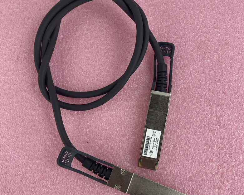 Cisco MA-CBL-40G-1M 600-22130-A Stacking Cable Lot of 3