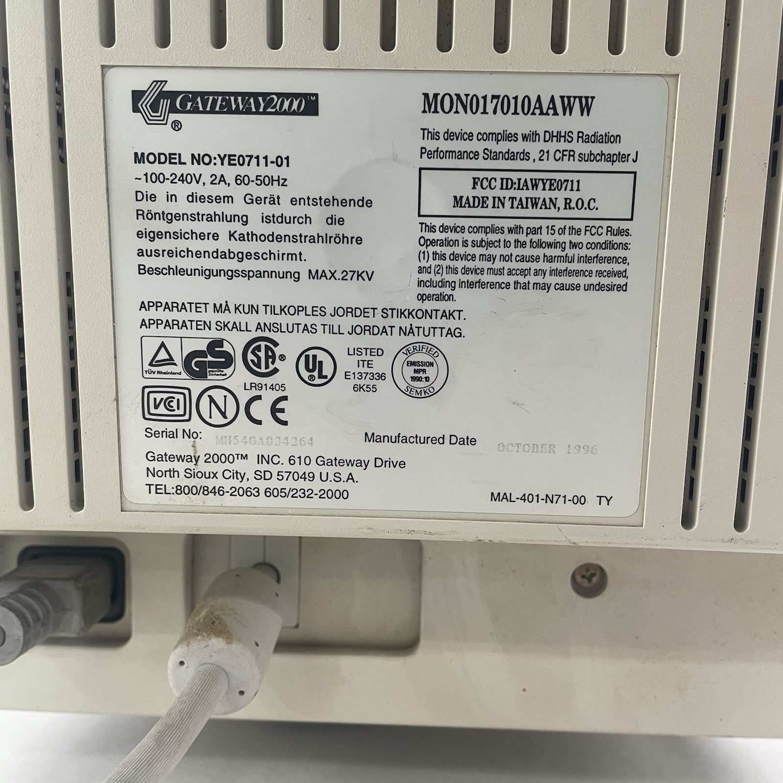 Gateway EV700-7000965 YE0711-01 16" CRT VGA  Tested No Power Cord8