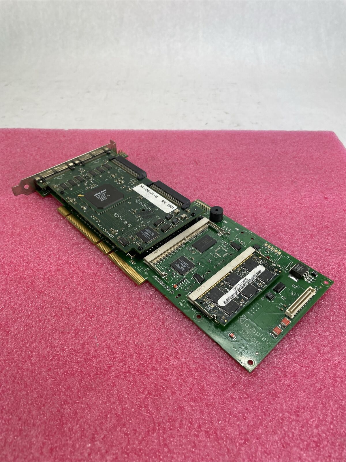 ADAPTEC 3000s HA-1290-02-2B SCSI RAID ASE-200S