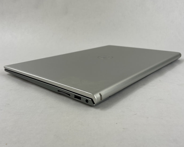 Dell Inspirton 15 5510 15.6" i5-11320H 3.20GHz 8GB RAM No SSD/OS/AC - Bad Bottom