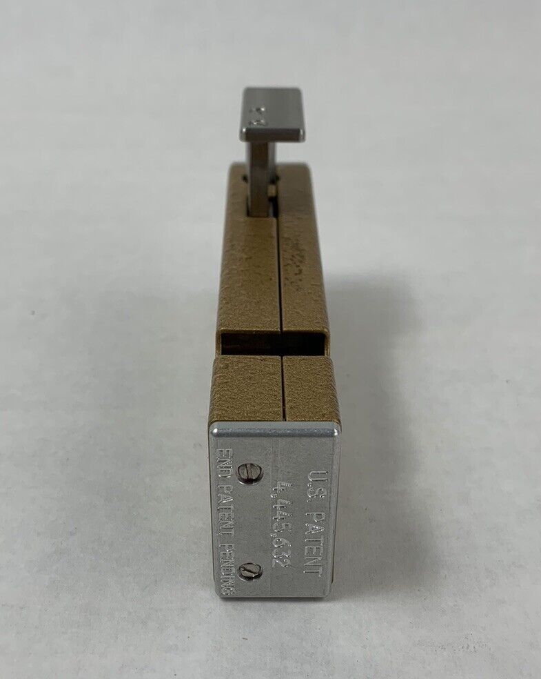 CSI Shuttle Fiber Solutions Apparatus for Cleaving Optical Fiber 4445632