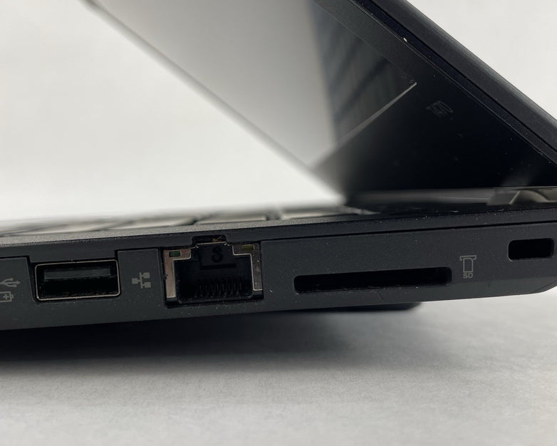 Lenovo ThinkPad T470 14" i5-6300U 2.40 GHz 8 GB RAM No SSD/OS/AC