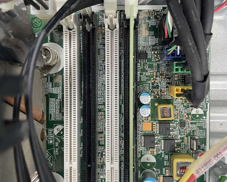 HP Compaq Elite 8300 SFF i3-3220 3.30 GHz 4 GB RAM No HDD/OS