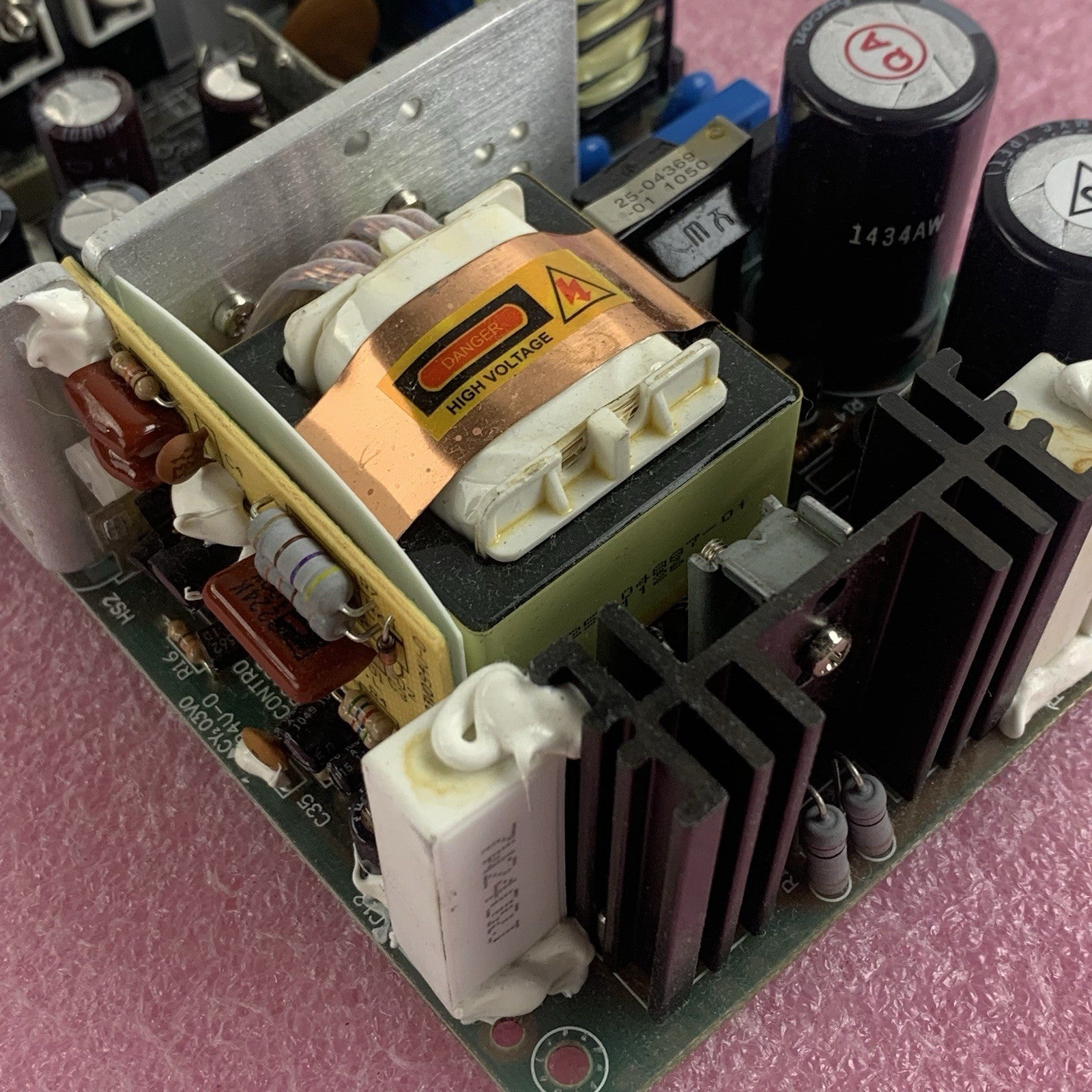 XP POWER  PM110-32A 240V 3.2A 80w Power Supply for Medtronic ACT10011