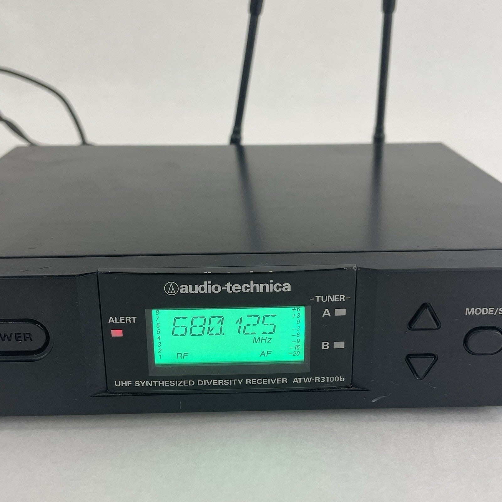 Audio-Technica ATW-R3100BD Freq: 655-680MHz3