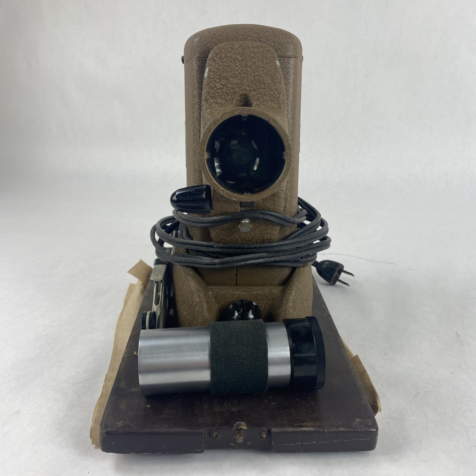 Ampro Slide Projector Model 30A Partial Test With Light Some Cord Showing4