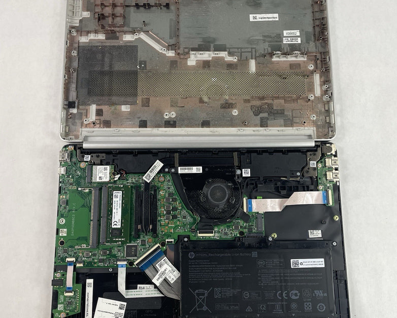 HP 15-dy1051WM 15.6" i5-1035G1 1.00 GHz 8 GB RAM No SSD/OS/AC - Bad Bottom