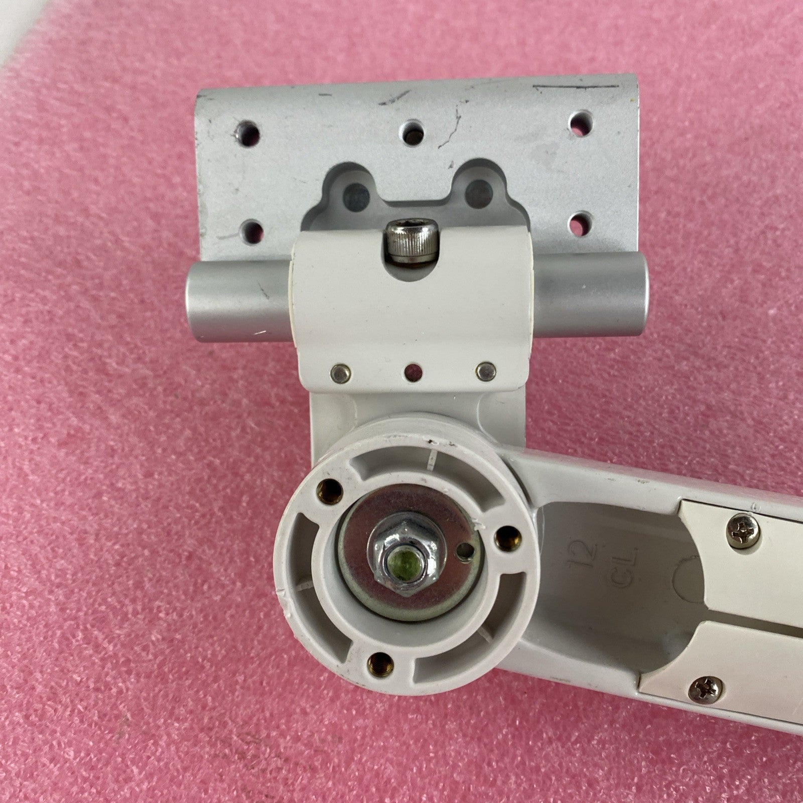 GCX WMM-0001-01B M-Series Tilt Pivot Arm Max Load 60lb 6