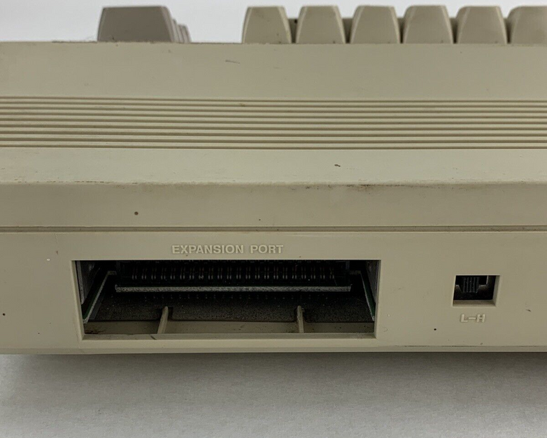 Commodore 64 64C Computer System Boots w/PSU, NKP Deluxe Keypad, and Manuals