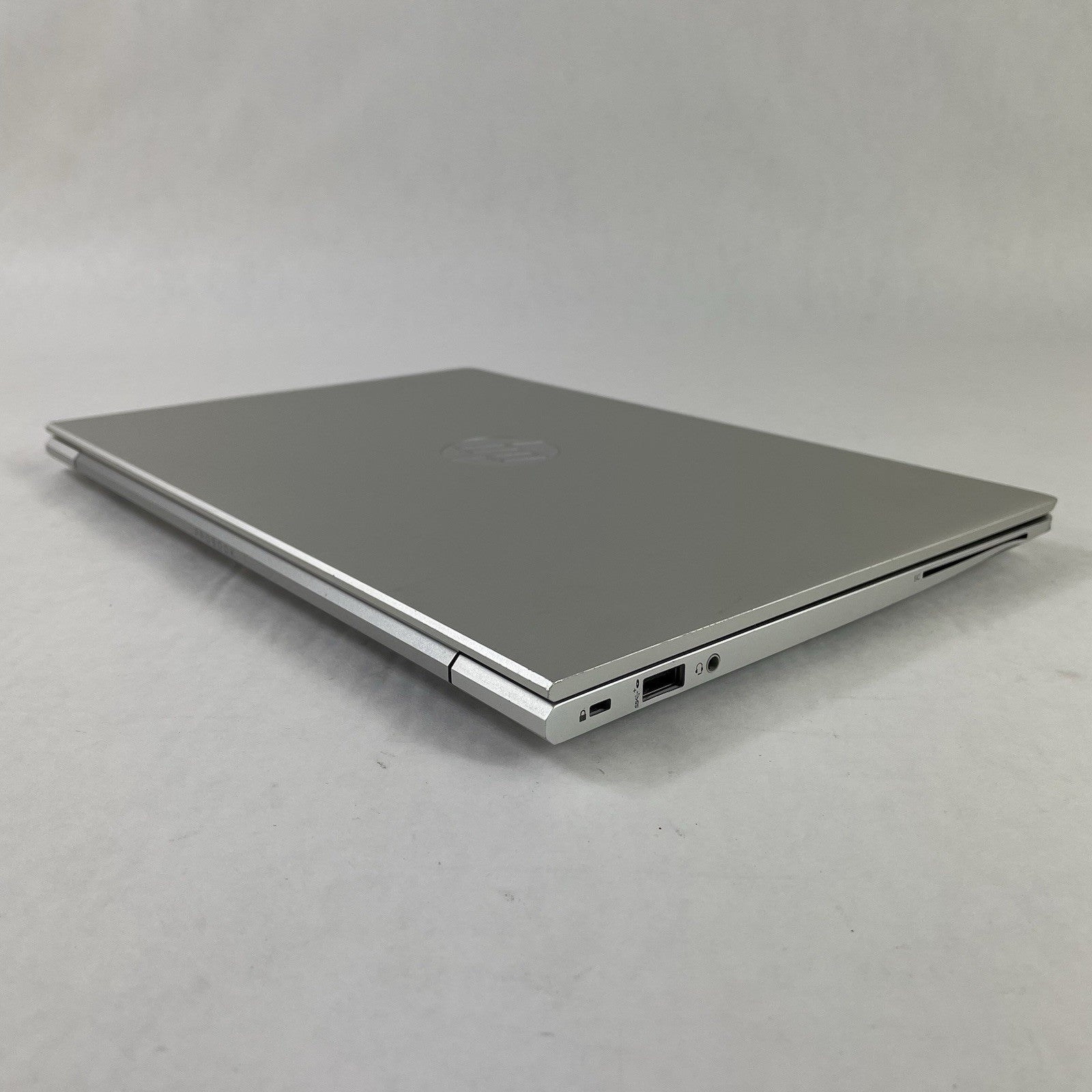 HP ProBook 630 G8 13.3" i7-1165G7 2.80 GHz 8 GB RAM No SSD No OS - Dinged Corner10