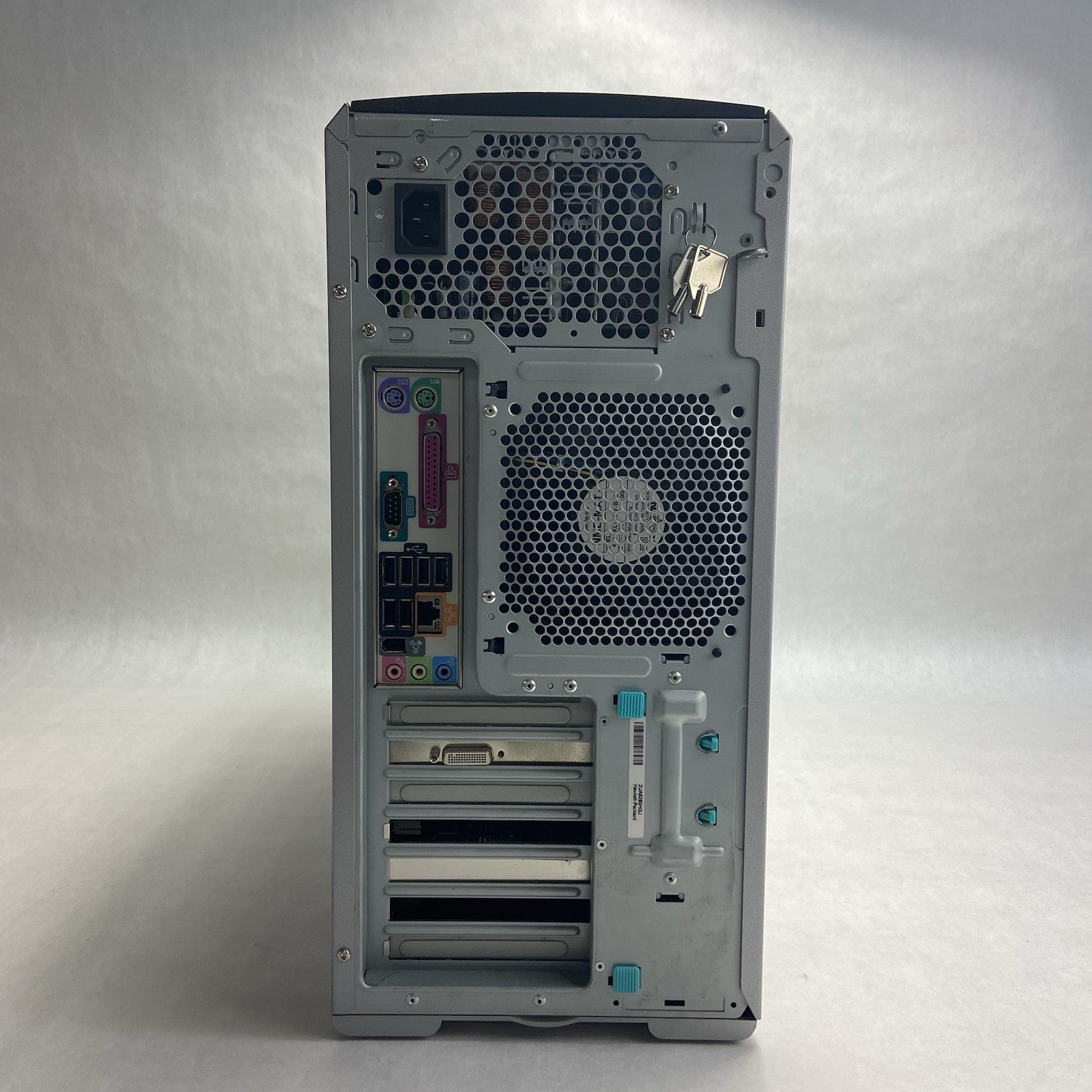 HP Workstation xw8200 MT 2x Intel Xeon 3.2GHz 3GB RAM No HDD No OS Quadro NVS 285