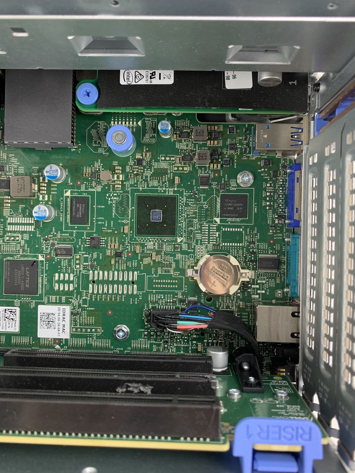 Dell  VxRail S570 Server 2x Gold 5118 2.3 GHz 384 GB RAM HBA330 No OS No HDD