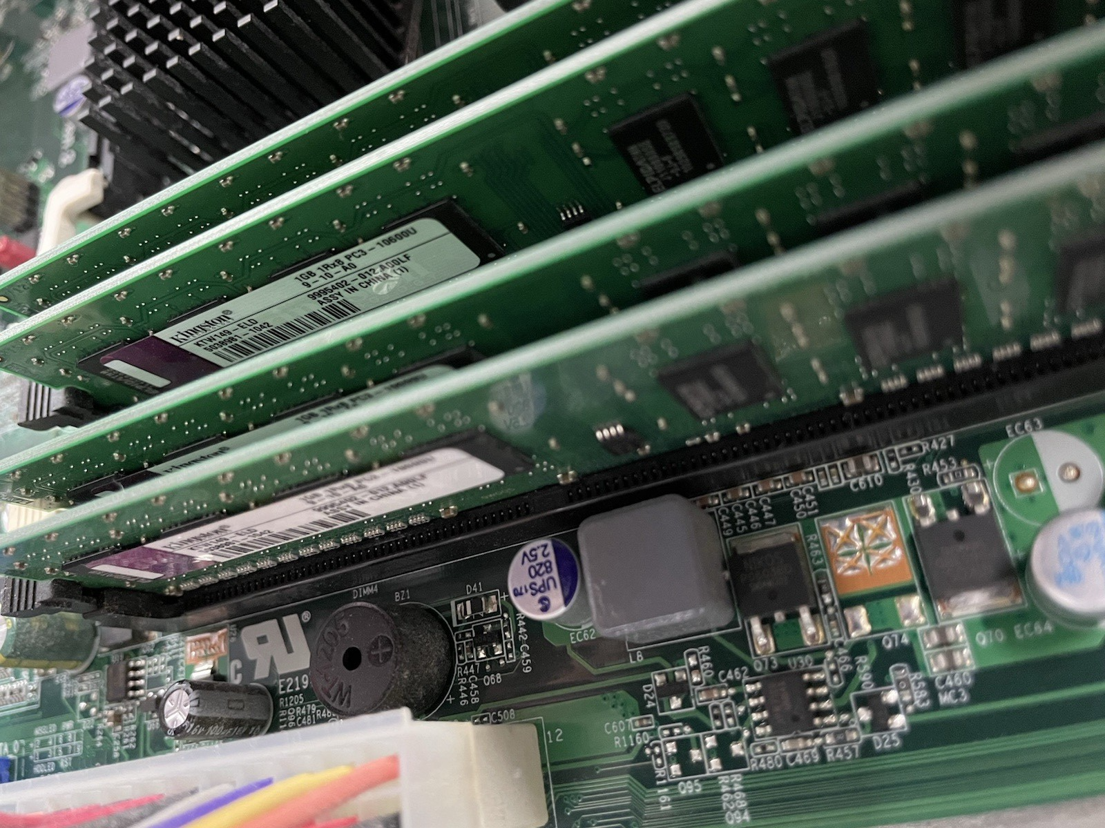 Dell Inspiron 560 MT Pentium Dual-Core E5700 3.00 GHz 4 GB RAM No HDD No OS