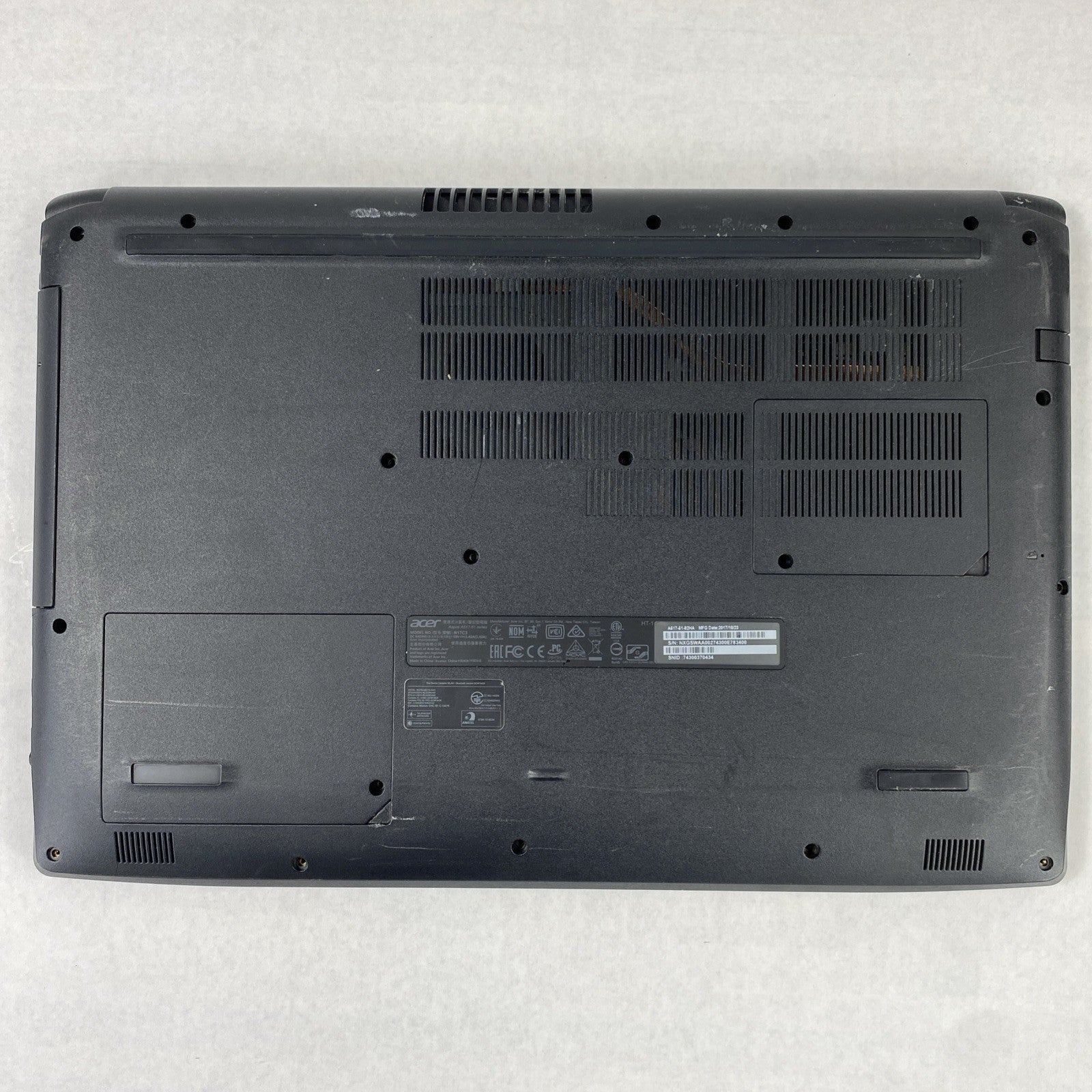 Acer Aspire A517-51 Core i7-8550U 1.8 GHz 8 GB RAM 17.3" No Battery No HDD No OS