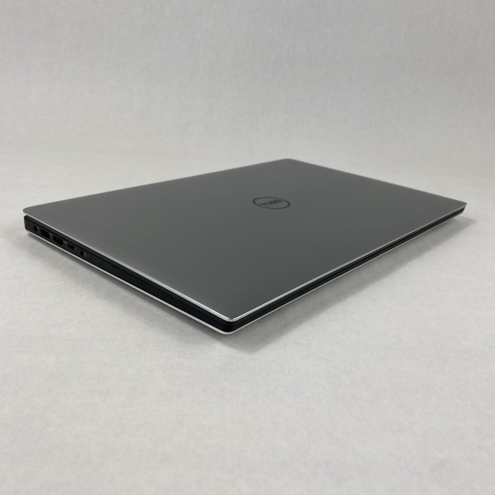 Dell Precision 5510 Core i7-6820HQ 2.70 GHz 8 GB RAM 15.6" No Battery No HDD/OS