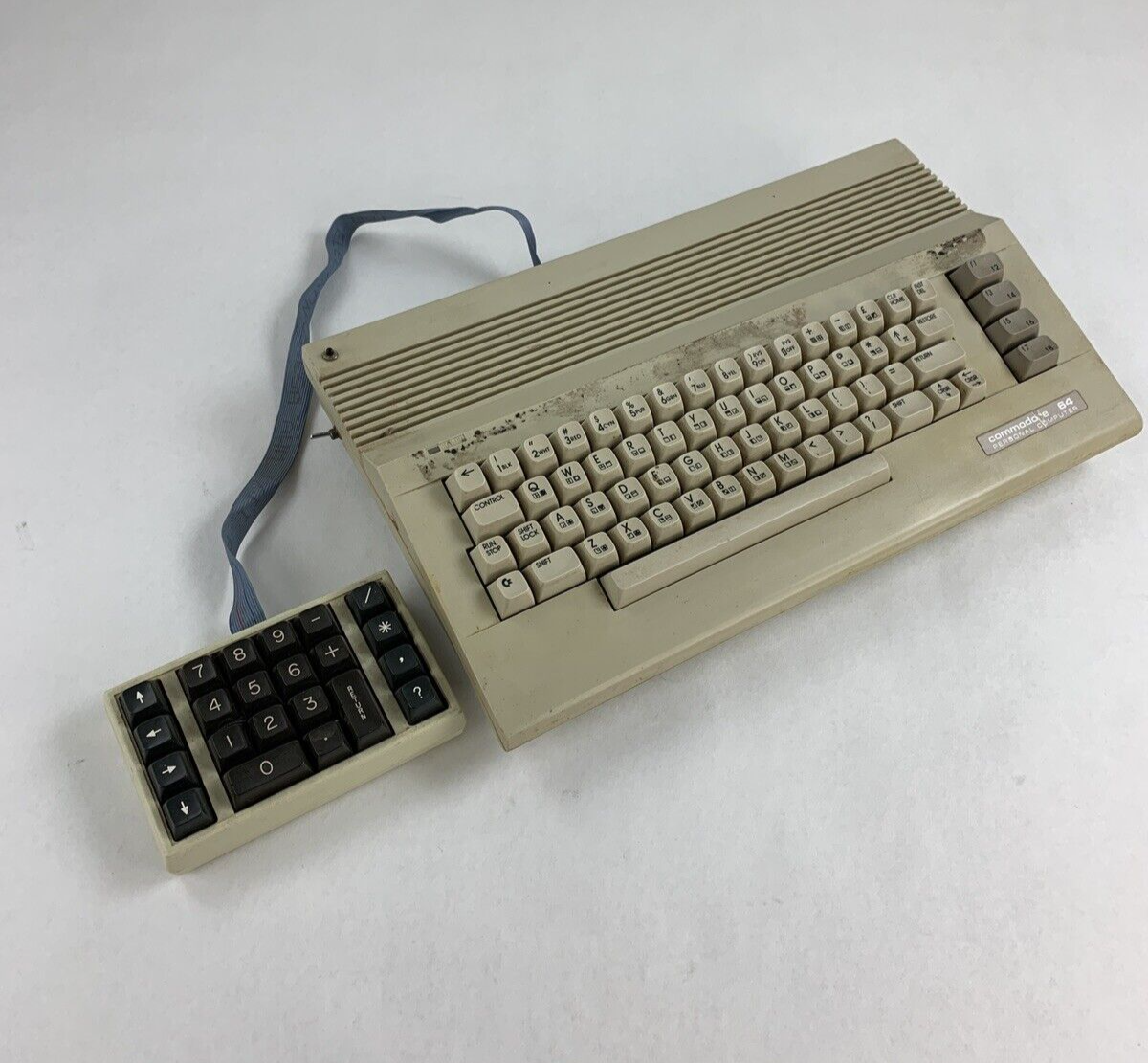 Commodore 64 64C Computer System Boots w/PSU, NKP Deluxe Keypad, and Manuals