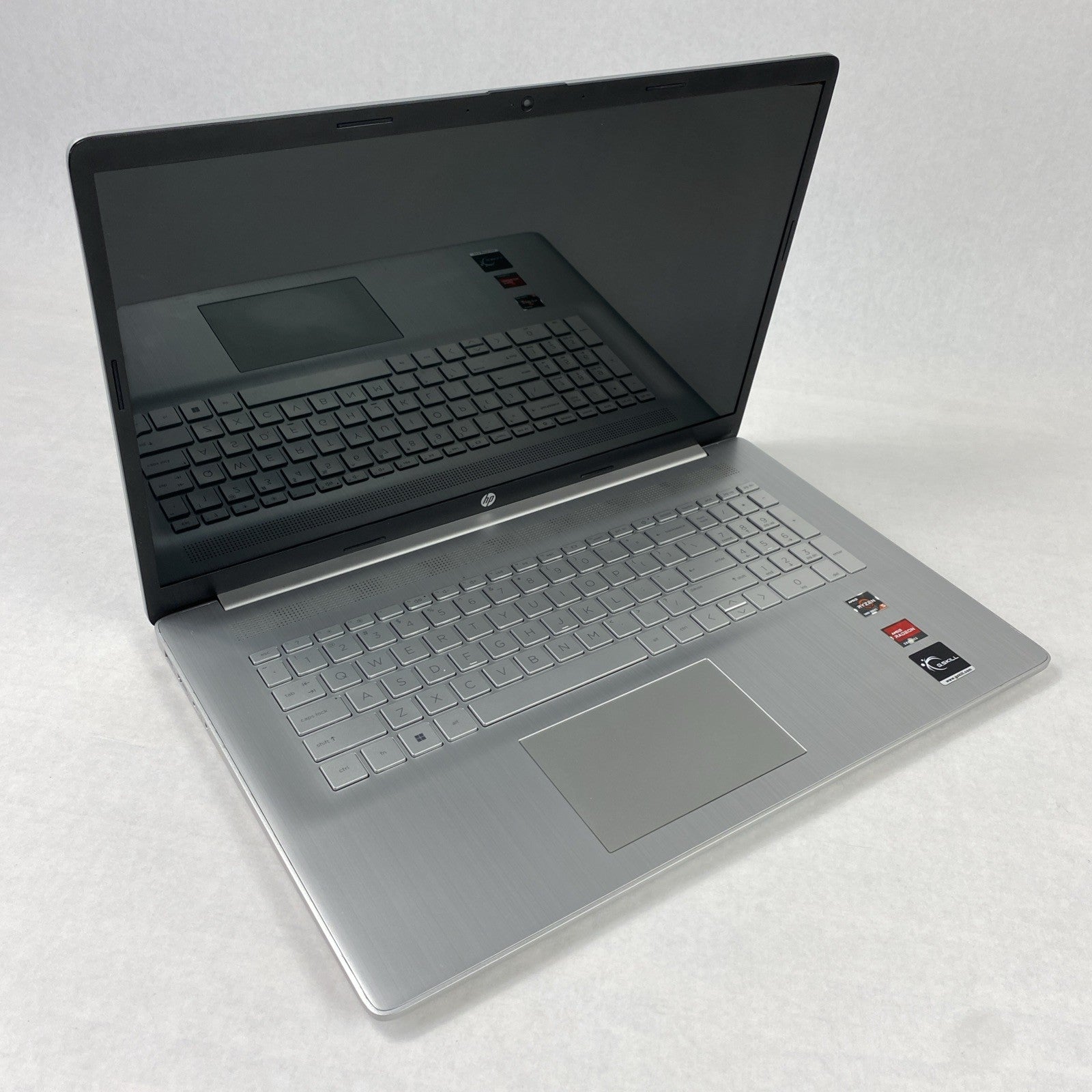 HP Laptop 17-cp1035cl AMD Ryzen 5 5625U 2.30 GHz 16 GB 17.3" No HDD No OS
