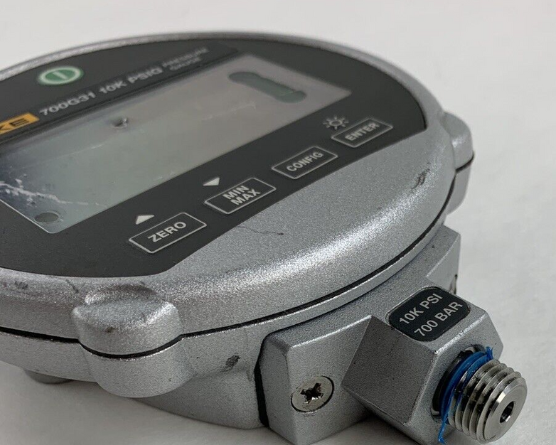 Fluke 700G31 10K PSIG Pressure Gauge Calibrator Cracked Screen Untested