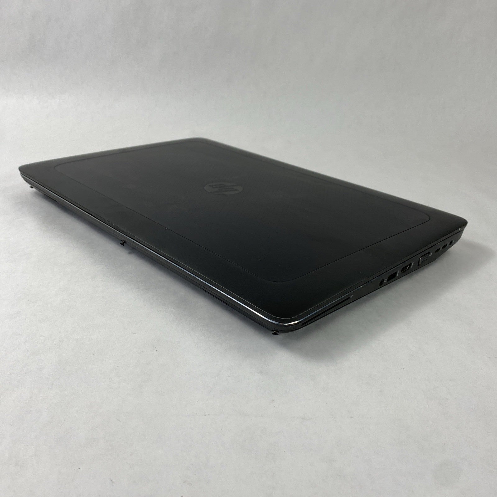 HP ZBook 17 G3 Intel Xeon E3 1535M V5 2.9GHz 16GB RAM 17.3" No SSD/OS/AC/Batt14