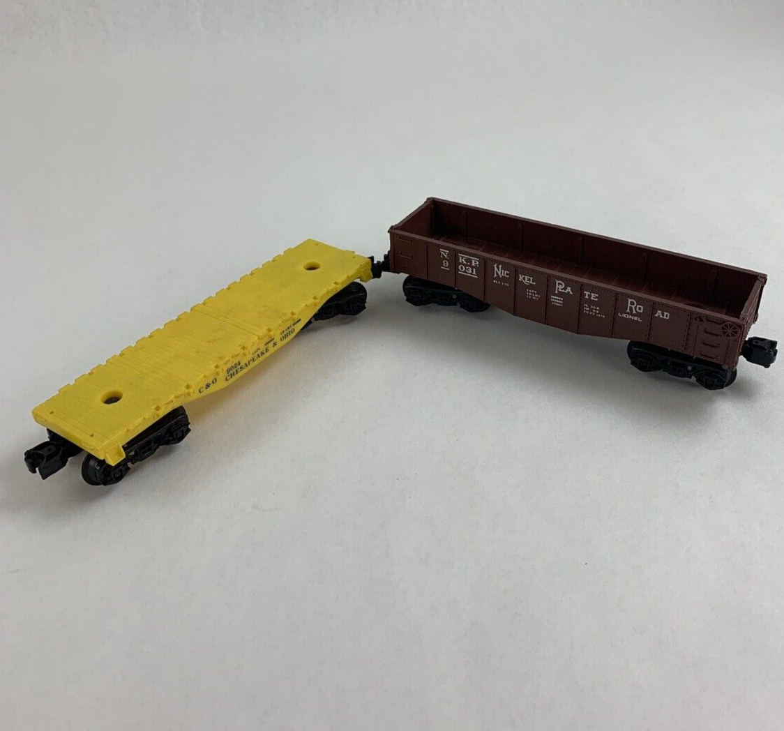 Lionel 9024 Chesapeake & Ohio Railroad Train Flat Skid and N.K.P 9031 Coal Car