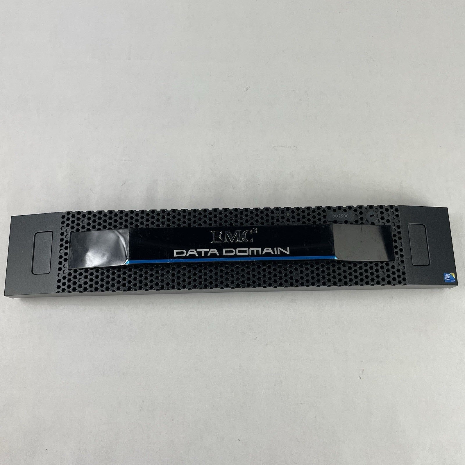 EMC Data Domain DD2500 100-564-598 Server Front Bezel Cover WITHOUT KEYS1