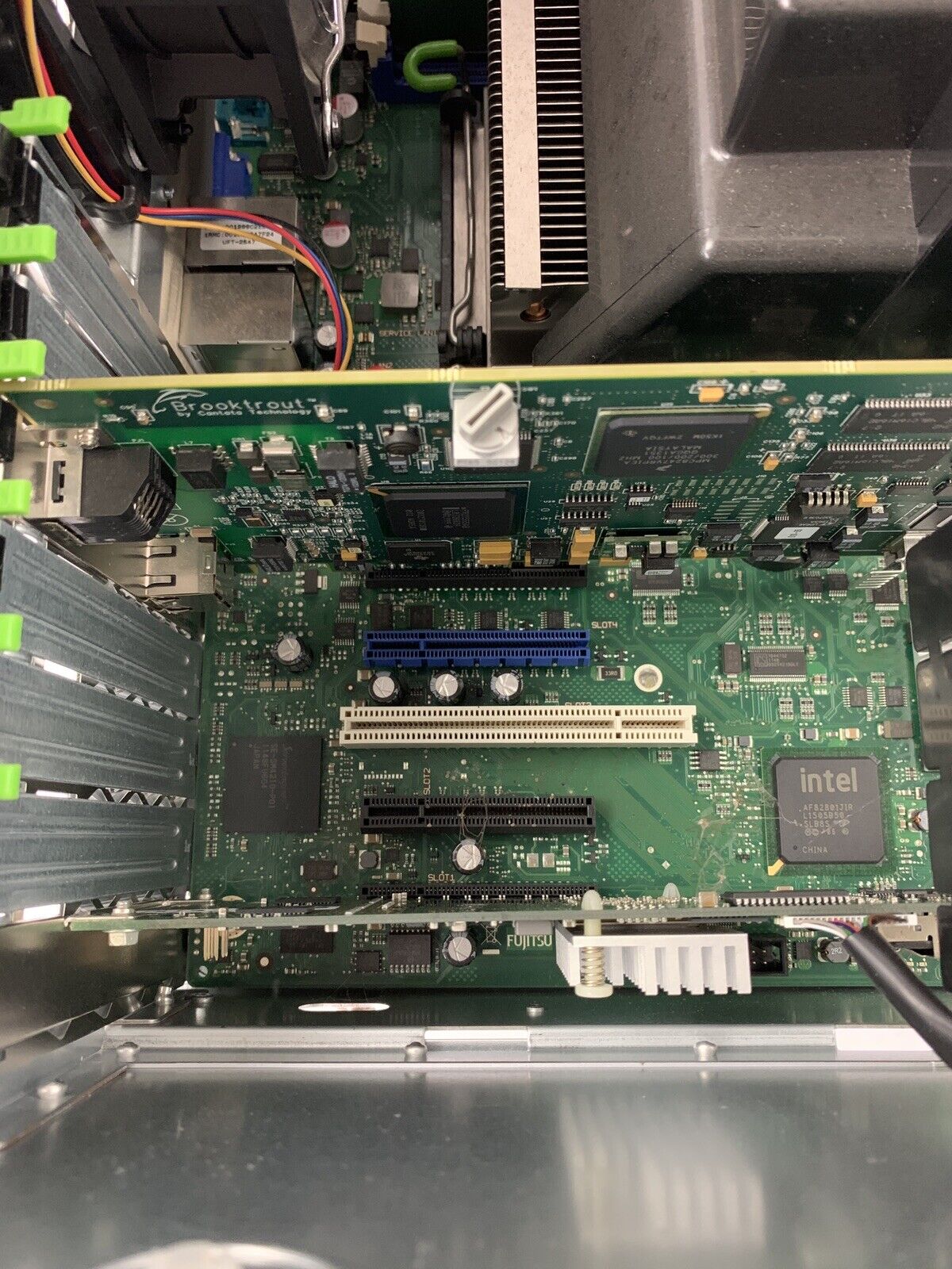 Fujitsu Primergy TX200 S6 Server Quad Core E5606 2.13 GHz 4 GB Ram No HDD No OS