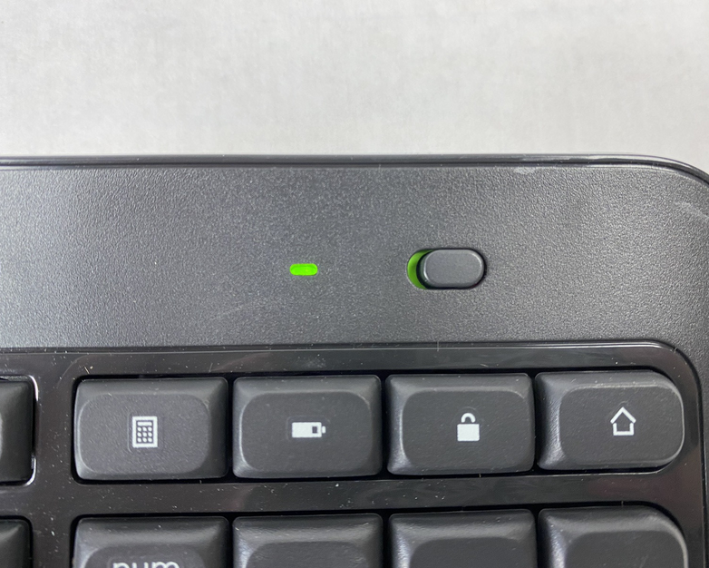 Lot of 4 Logitech K540 Y-R0012 Wireless Desktop Keyboard Power Tested No Dongle