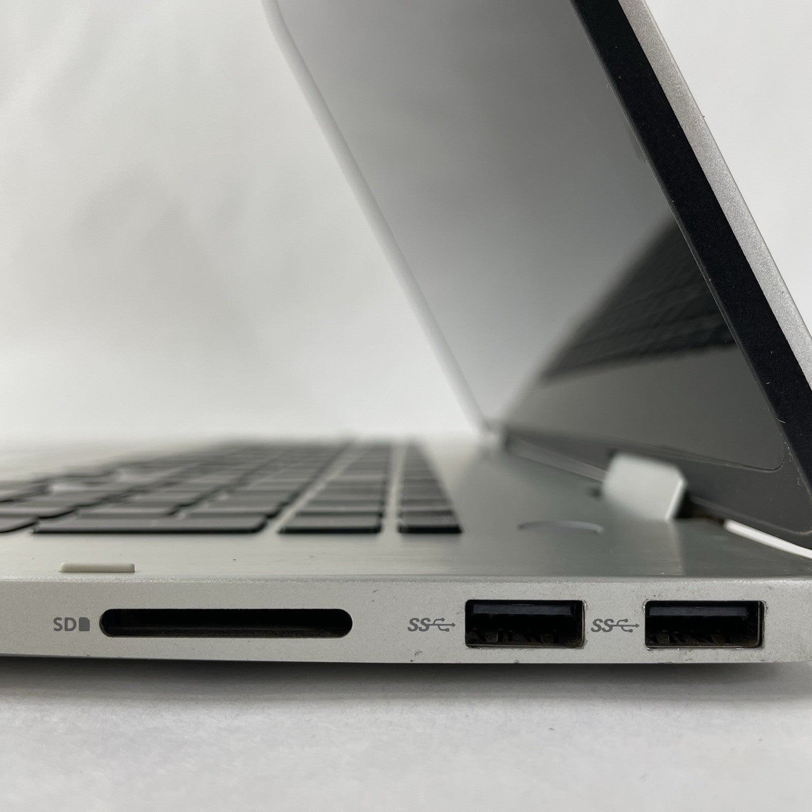 Dell Inspiron 7786 17.3" i7-8565U 1.80 GHz 8 GB RAM No SSD/OS/AC NVDIA MX2509
